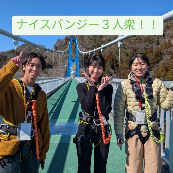 今月で３人卒業になります。急に休みにしてたらゴメンナサイ！子供達と何かしてます（笑）