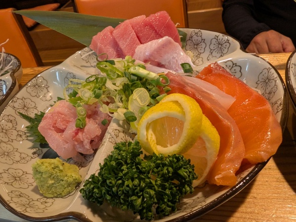 本日、21日は私用で休ませてもらってます。申し訳有りません。今週(土)は、貸し切りになってます。宜しくお願い致します。